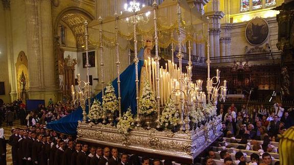 La Virgen del Dulce Nombre, en el interior de la Catedral