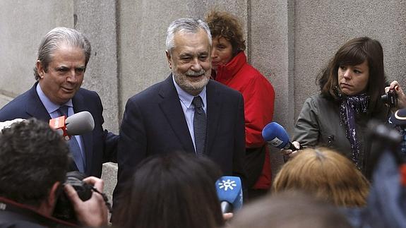 Griñán a su llegada esta mañana al Supremo.