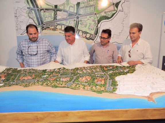 El desarrollo de El Playazo, con 1.200 viviendas proyectadas, objeto de estudio