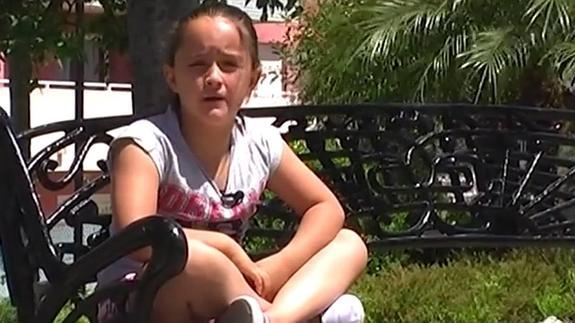 En apenas 45 segundos la niña demuestra su soltura. 