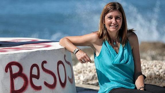 Ysabel Torralbo, Pitu para los suyos, en uno de los espigones del paseo marítimo de Pedregalejo, donde se siente en casa. 