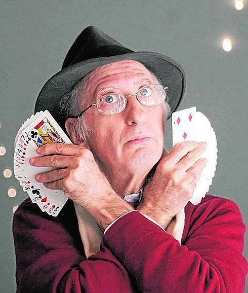 Juan Tamariz abre el festival Jajejijojú con una ‘Queimada mágica’