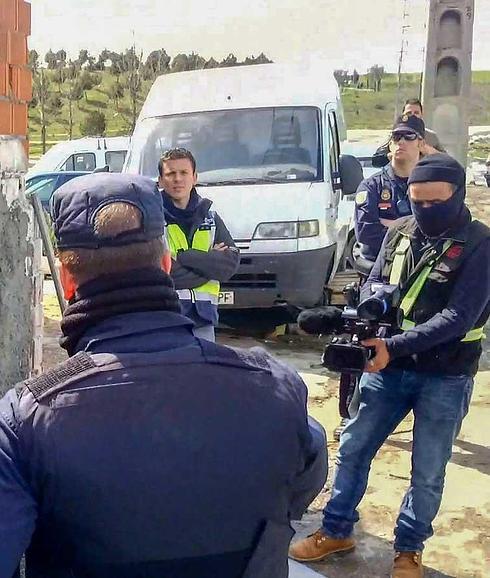 Dos secuencias de la tercera temporada de ‘Policías en acción’.