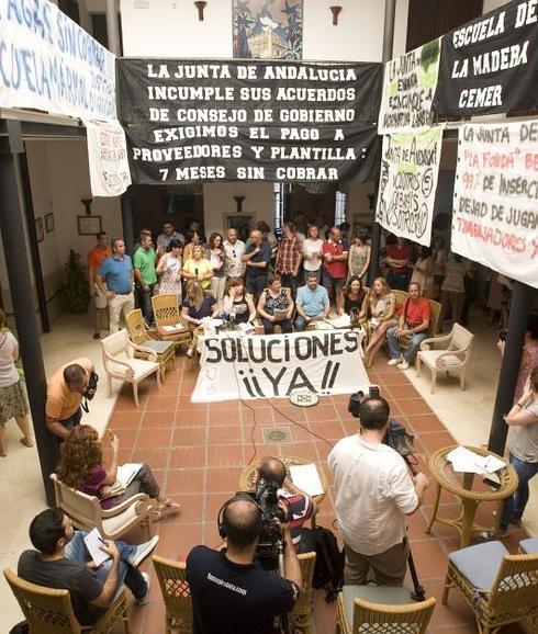 Trabajadores de los once consorcios reunidos. ÁLVARO CABRERA