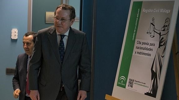 El consejero de Justicia, Emilio de Llera, esta mañana en Málaga.
