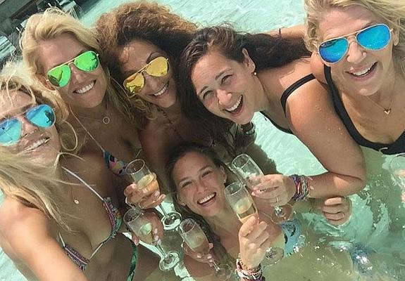 Bar Refaeli, de despedida en Las Maldivas