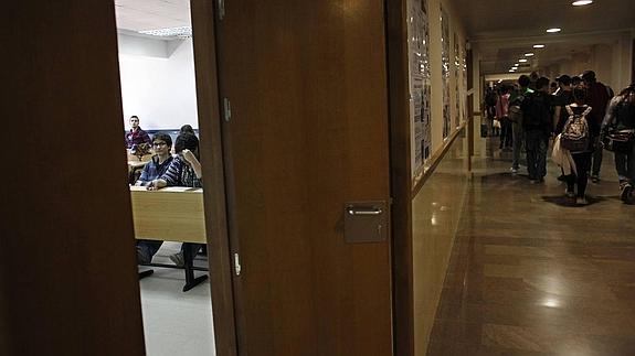 La calidad del profesor influye más en el rendimiento que el número de alumnos