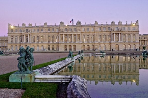 Fachada principal del Palacio de Versalles, que albergará un hotel de lujo.