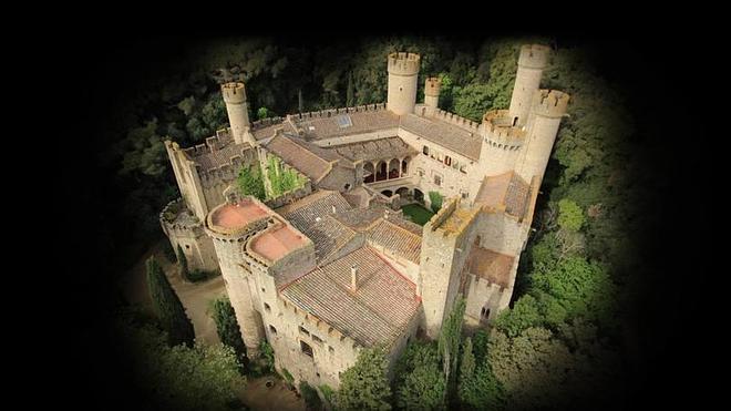 El castillo de Santa Florentina, en Canet de Mar, a 43 kilómetros de Barcelona, es una de las últimas localizaciones.