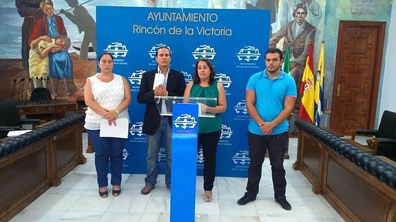 Durante la presentación de las ayudas económicas para el transporte universitario.