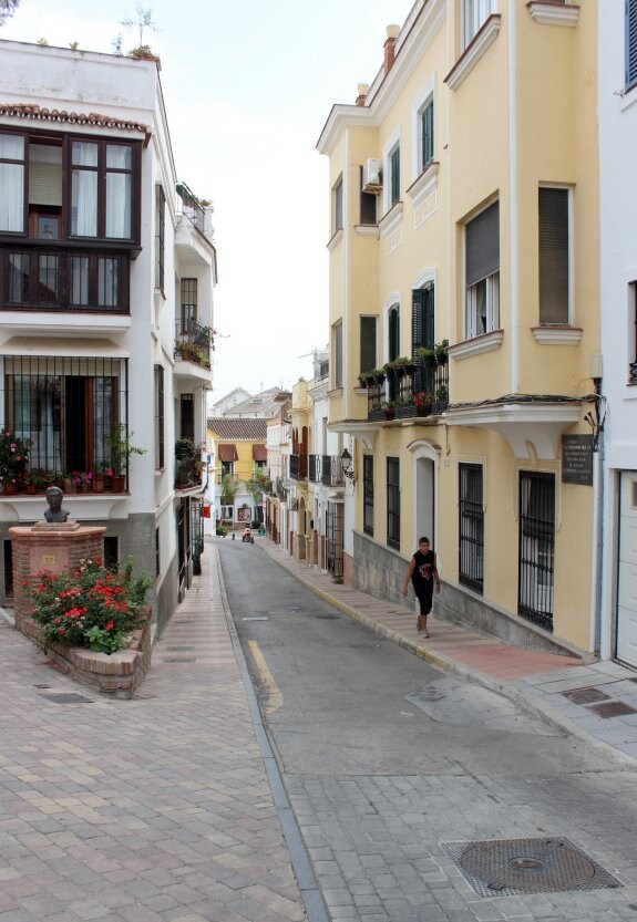 Calle Manzanares antes de que empiecen sus trabajos de remodelación. :: L.P.