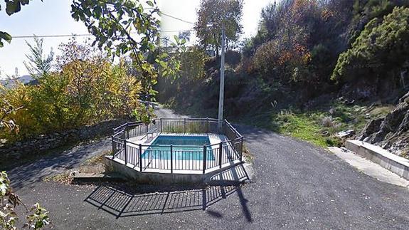 Una piscina en una rotonda
