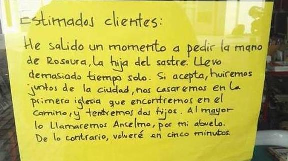 El original cartel colgado en Sevilla, todo un fenómeno en las redes sociales