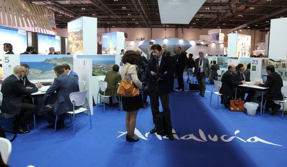 Vista del expositor de Andalucía en la pasada edición de la World Travel Market (WTM) . :: salvador salas