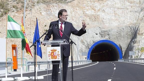 Rajoy, durante la inauguración del tramo de autovía