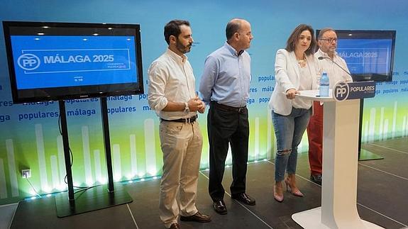 Carmona, Barón, Del Cid y Villanova durante la presentación de la conferencia política 