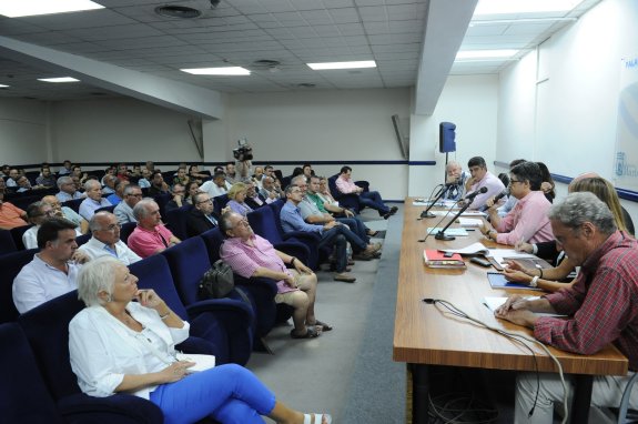Empresarios de los polígonos reunidos ayer con responsables municipales. 