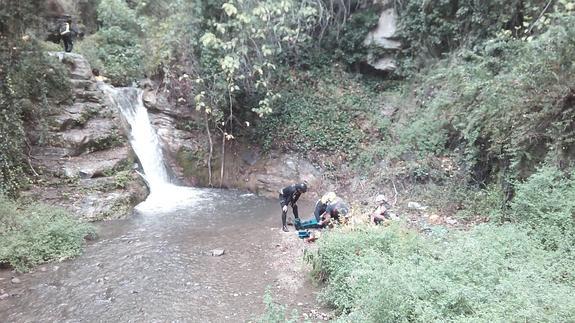 Momento del rescate en la Sima del Diablo. 