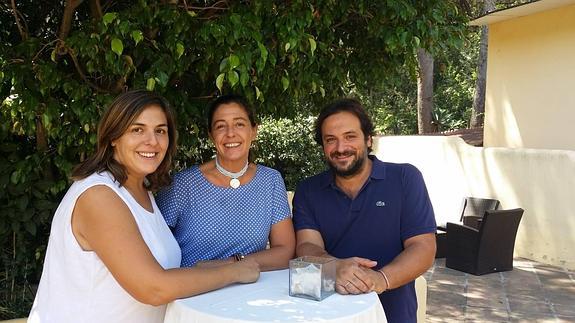 Elena, Lucía y Eduardo Muñoz Montes.