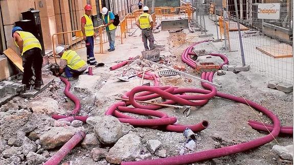 Obras en calle Comedias. 