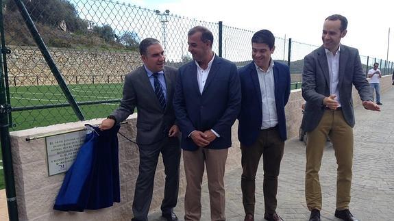 Acto de inauguración del campo de fútbol de Moclinejo. 