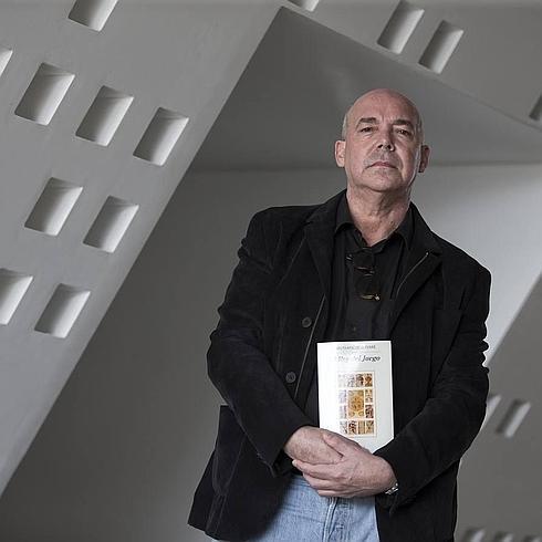 Juan Francisco Ferré, ganador del Premio Herralde 2012, publica con Anagrama ‘El Rey del Juego’. 