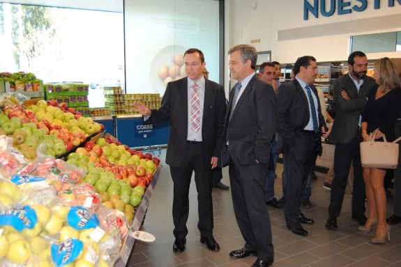 Sewerin y García Urbano en la inauguración de la tienda. :: L.P.