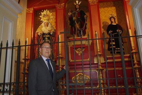 Vizcaíno, junto a los titulares, en la capilla de la iglesia de San Agustín. 