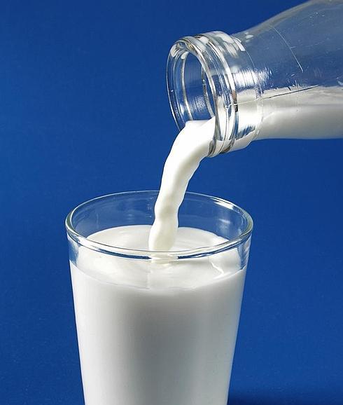 Imagen de un vaso de leche.