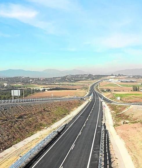 La carretera tiene una longitud de 5,5 kilómetros. 