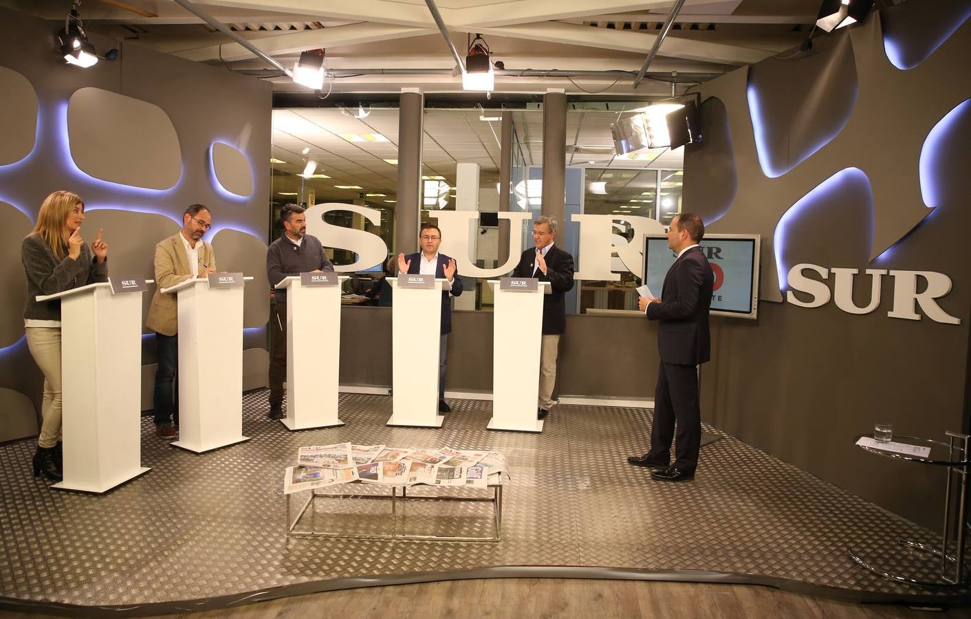 José María García Urbano (PP), Miguel Ángel Heredia (PSOE), Francisco Guzmán (Unidad Popular-IU), Alberto Montero (Podemos) e Irene Rivera (Ciudadanos), durante el debate