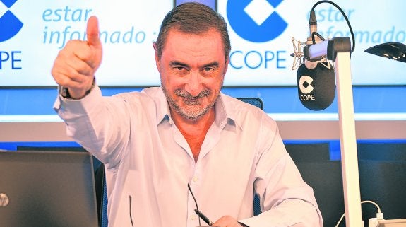 El locutor andaluz lleva tres meses al frente de 'Herrera en Cope'. :: cope