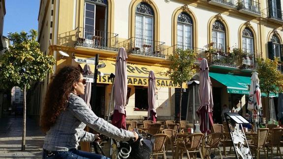 El fallecido, ciudadano danés de 53 años, se había desplazado a la capital junto a una familia de compatriotas y estaba en un apartamento de la Plaza de la Merced.