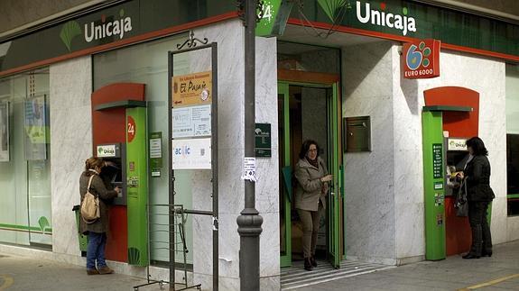 La compañía debe 55 millones de euros a Unicaja