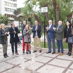 Cerca de la mitad de la corporación acudió al descubrimiento de la placa de la plaza de La Nogalera. 