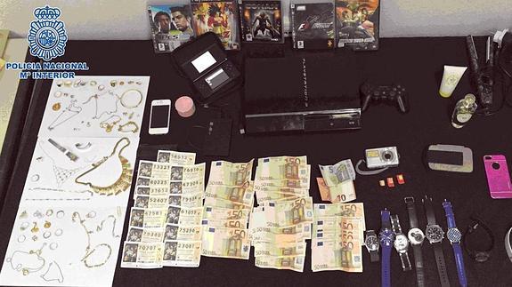 Efectos intervenidos por la Policía. 