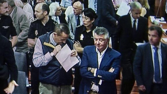 Muñoz y Roca, los dos únicos condenados que ya están en prisión.