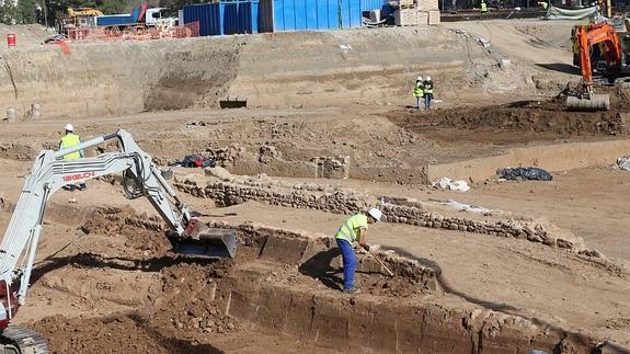 Aparecen restos de la época medieval en las obras de las VPO de Martiricos