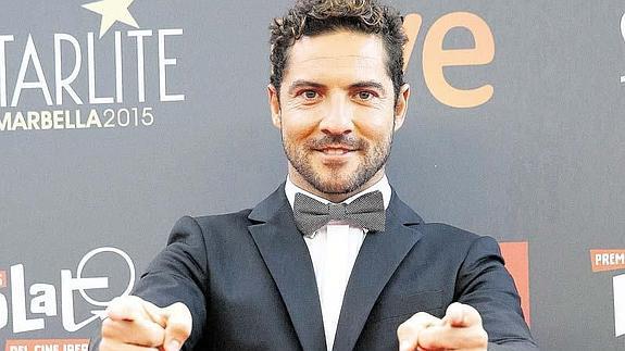 David Bisbal posa para la prensa. 