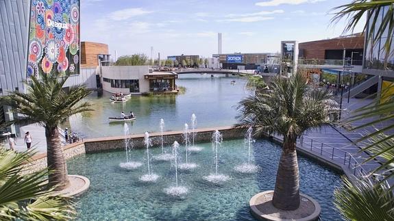 Imagen del centro comercial que Intu tiene en Zaragoza, similar al que proyecta en Torremolinos. 