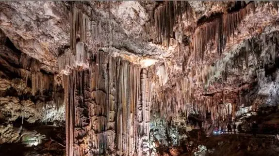 Sala del Cataclismo en la Cueva de Nerja. 