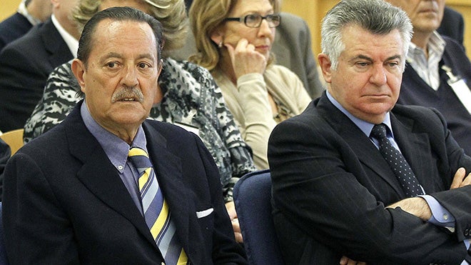 Muñoz y Roca, en el banquillo de ‘Saqueo 2’ en abril de 2013. 