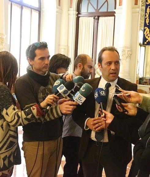 Juan Cassá atiende a los medios este martes. 