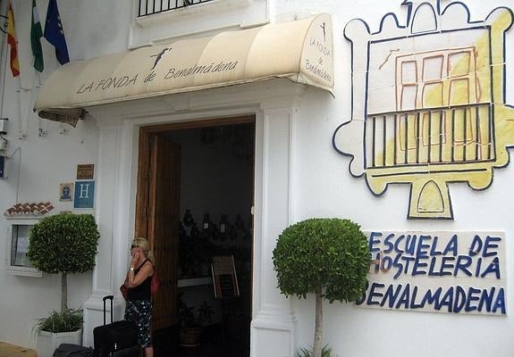 Entrada a la escuela de hostelería La Fonda.