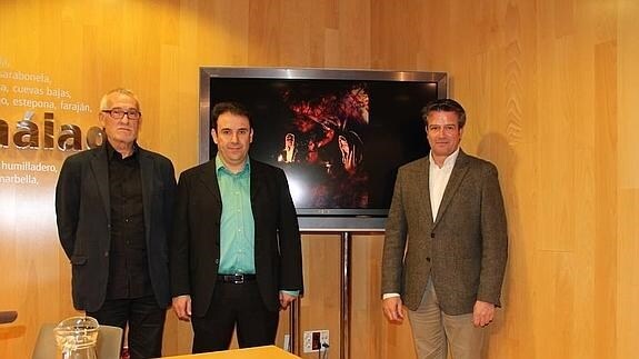 Víctor González, Antonio Campos y Pedro Olalla, en la presentación de la obra