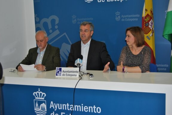 Blas Ruzafa, José María García Urbano y Begoña Ortiz durante la rueda de prensa.  