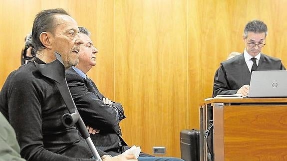 Julián Muñoz en una vista. 