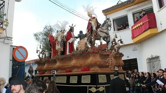 El Prendimiento estrena cuatro ciriales del paso del Señor 