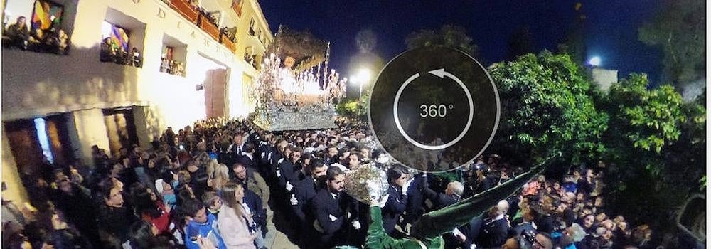 Fotos 360º de la Semana Santa de Málaga 2016: Salida de la Virgen de Estudiantes