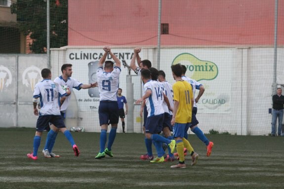 LA LLAMATIVA CELEBRACIÓN          DE LOS ARANDA